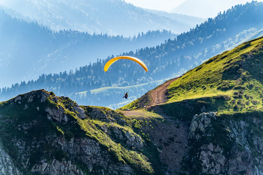 Les meilleurs endroits pour faire du parapente et conseils pour débuter