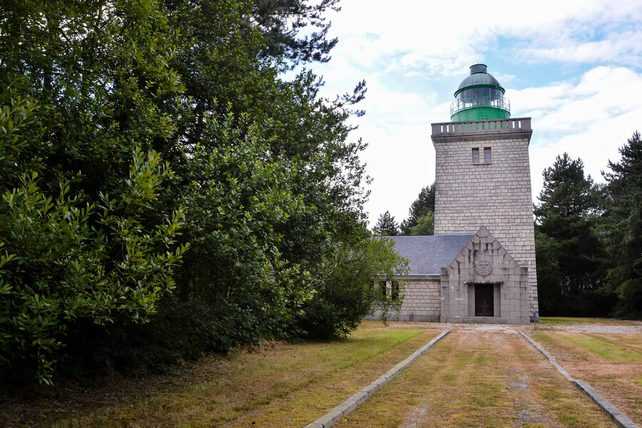 Localisation du phare d'Ailly : Où se trouve-t-il exactement ?